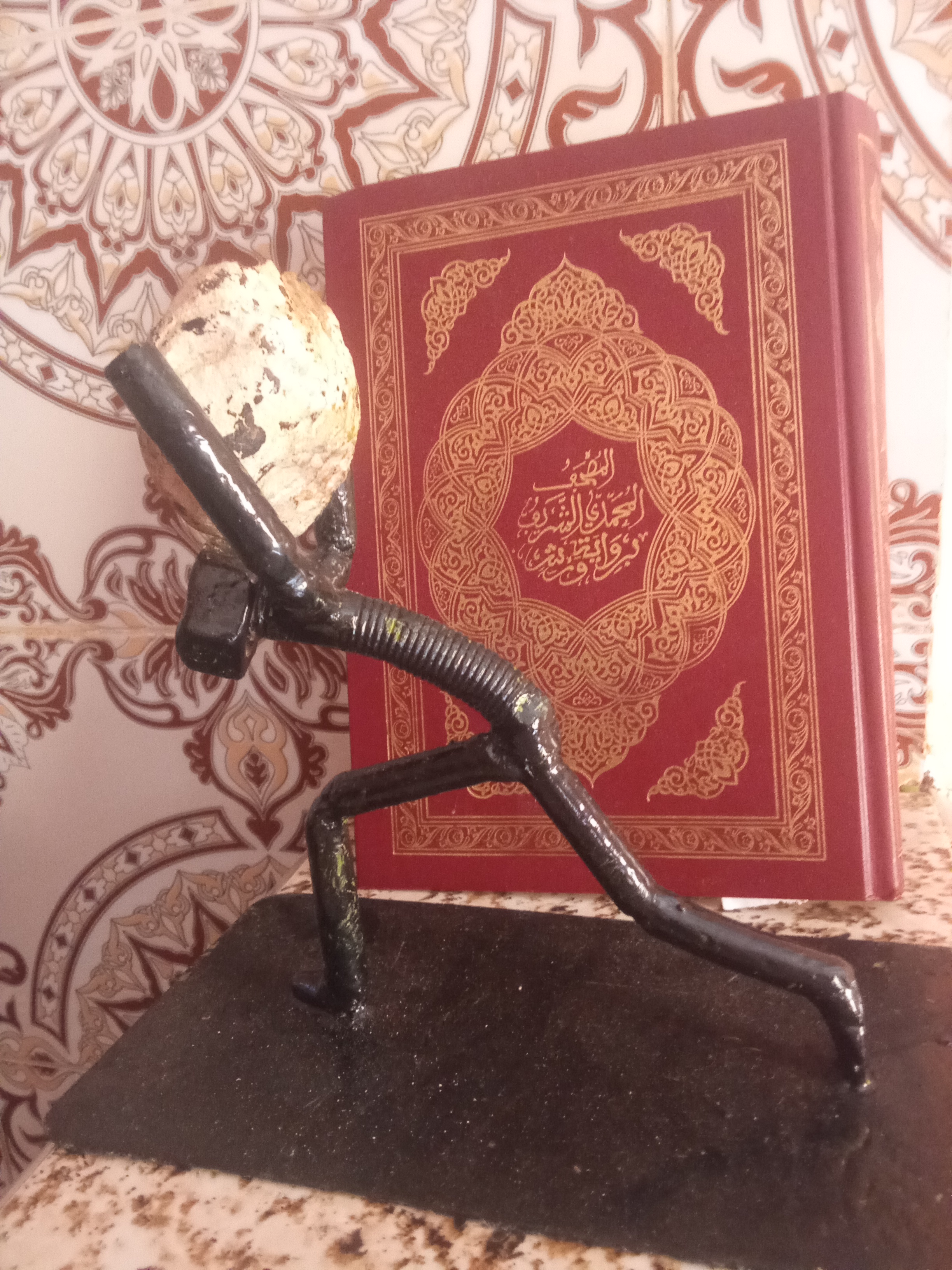 العيون - قطعة فنية 